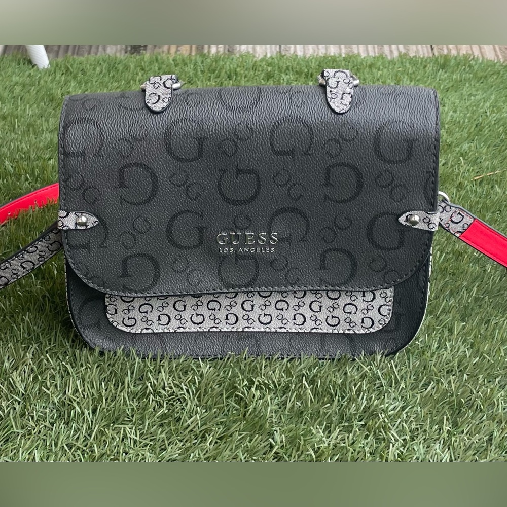 Brand New Guess Crossbody Handbag - Picture 2 of 5